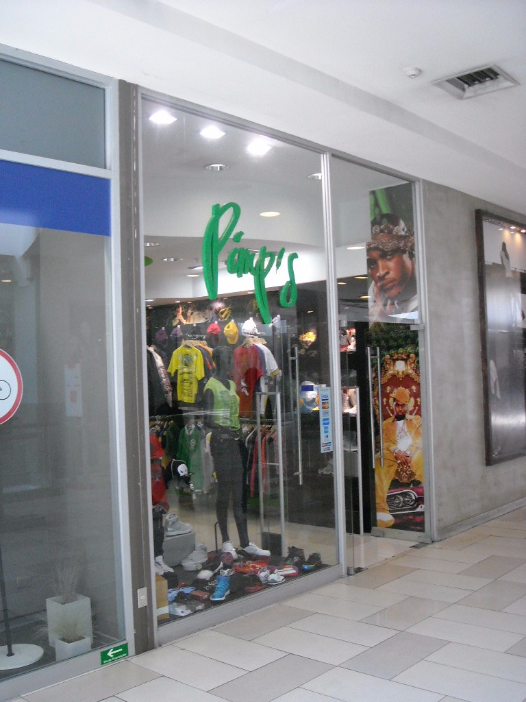 tienda jordan mall plaza vespucio